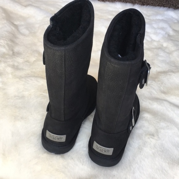 UGG Sutter Boots - Picture 7 of 7